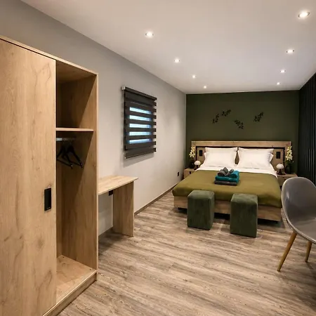 - Modern Living With Garden Retreat Эпаноми