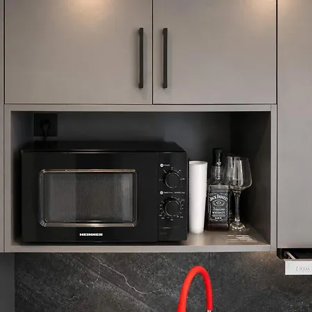 - Modern Living With Garden Retreat * Эпаноми